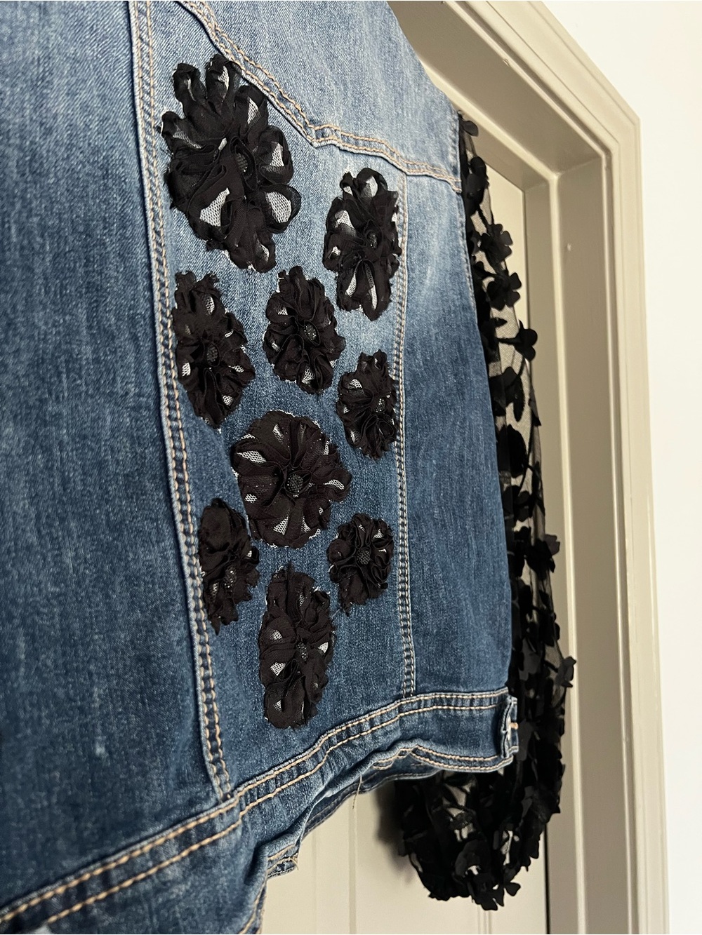 OOAK Romantic Goth Upcycled Denim Floral Mesh Jacket M Lisa Skeels Original - Picture 7 of 7